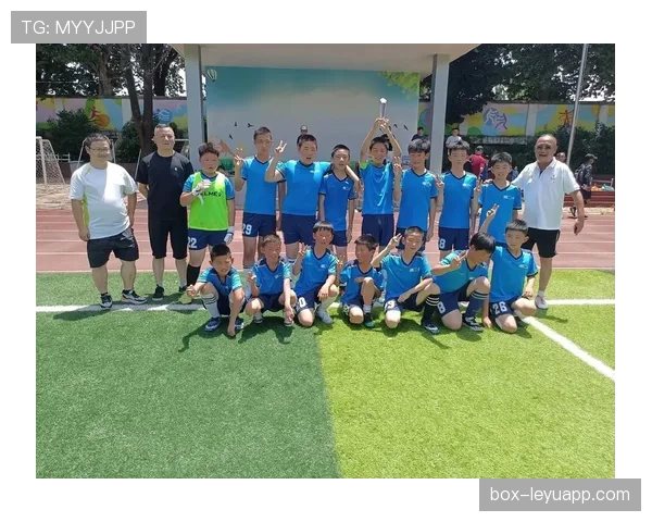 规则拆解型：足球比赛每队必须11人？少于多少会被判负？